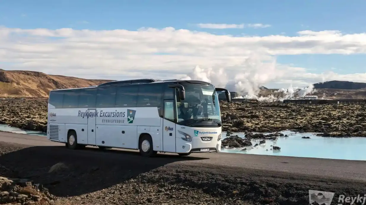 Lagoa Azul: bilhete de entrada + transfers Organizado por Icelandia