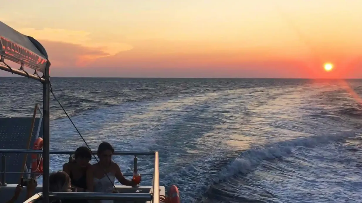 Cinque Terre: Excursión al Atardecer con Aperitivo Operado por C-WAY srl Unipersonale