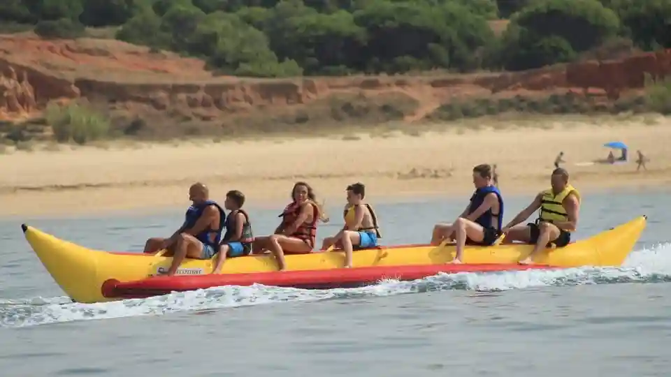 Albufeira: 10 minutos en Banana Boat Operado por Nauticdrive Desportos Náuticos LDA