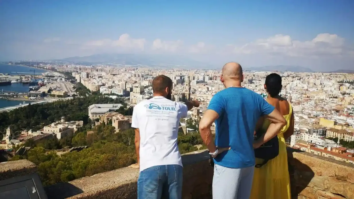 Málaga : Visite guidée en voiture électrique + audioguide Fournie par ELECTRIC CAR TOUR