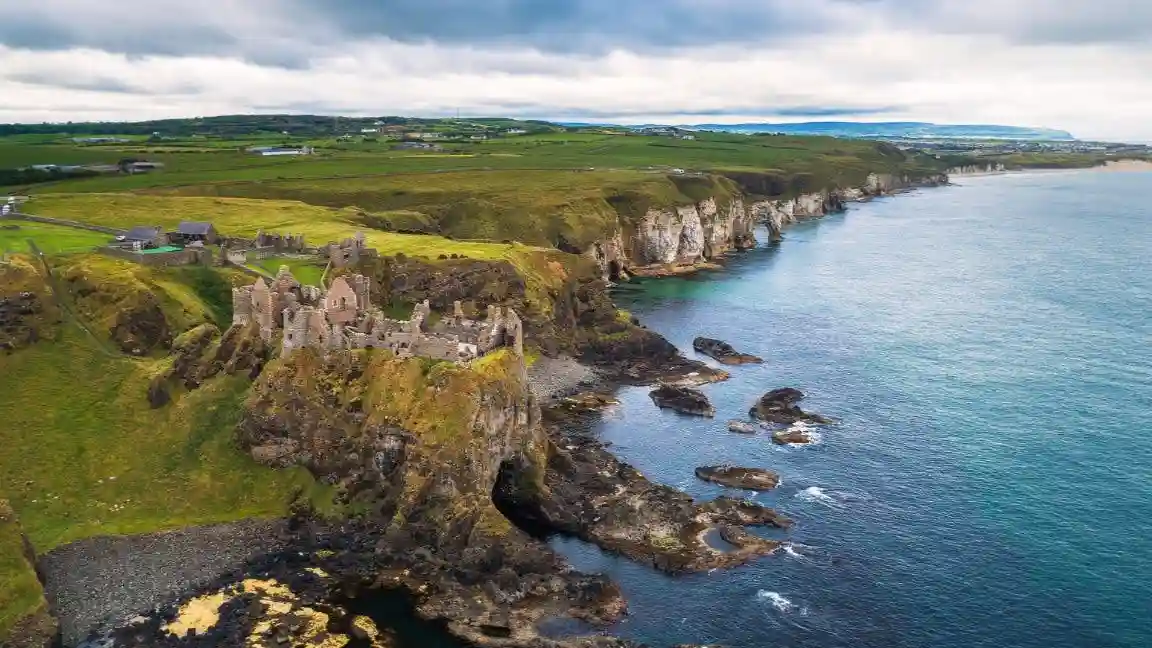 Northern Ireland: Guided Day Tour from Dublin + Dunluce Castle Entry Provided by Around Ireland Day Tours ltd