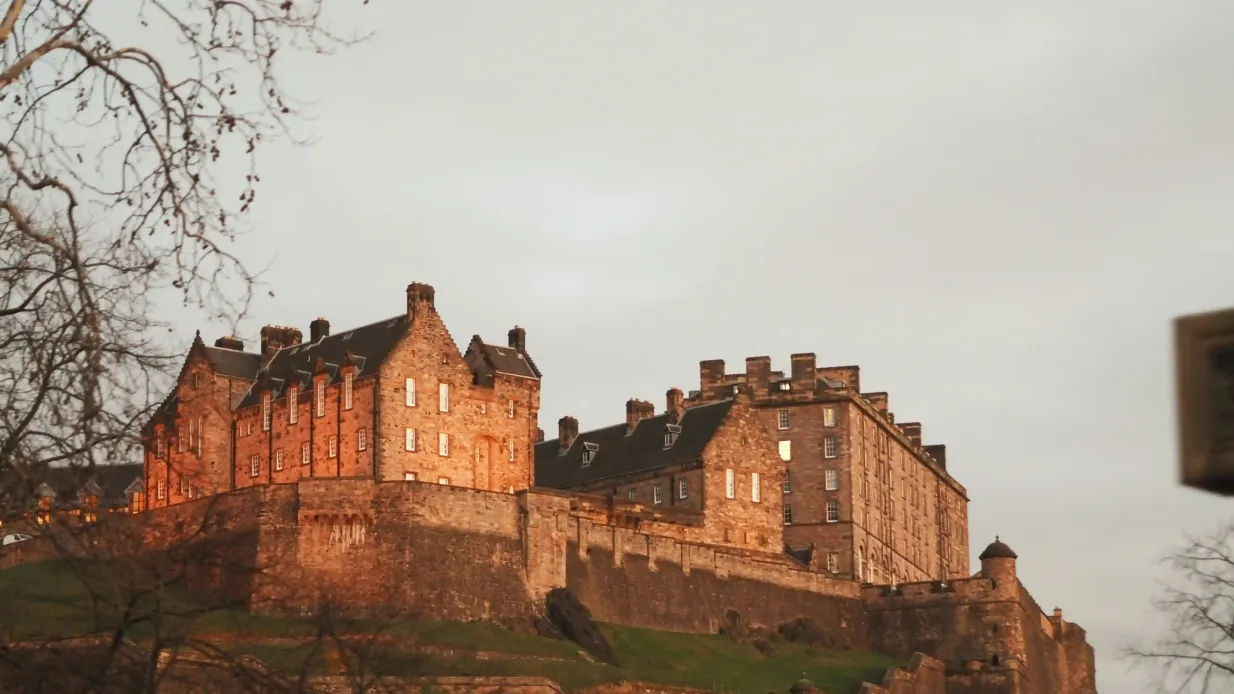 Big Bus Edimburgo: Tour in autobus Hop-on Hop-off Fornito da BIG BUS UKI (GBP)
