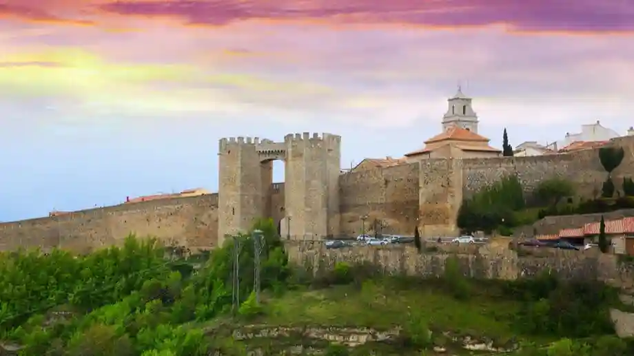 Morella e Peñíscola: visita guiada de um dia a partir de Valência + almoço Organizado por VISITAS GUIADAS Y EXCURSIONES VALENCIA AND GO S.L