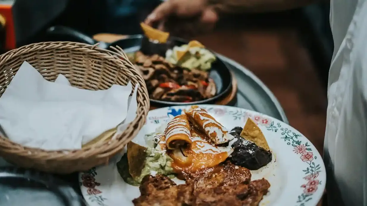Chichén Itzá y Valladolid: Visita guiada + Traslado + Comida Operado por MEXICO KAN TOURS SA DE CV