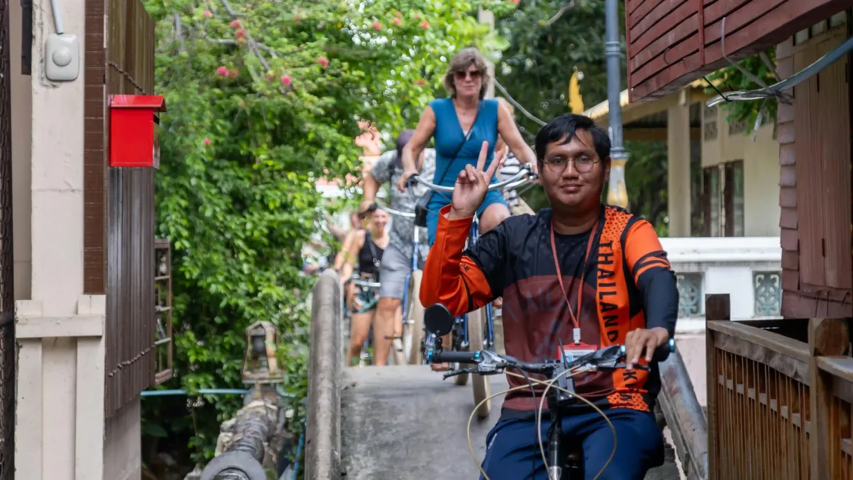 Bangkok: Tour guidato in bicicletta + giro in traghetto Fornito da Recreational Bangkok Biking Co., Ltd.