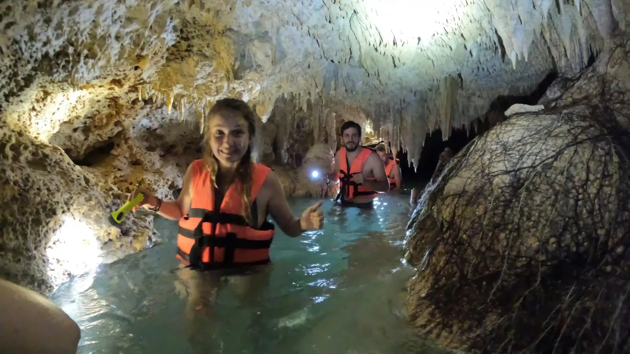Tulum: Visita guiada a un cenote + Comida + Traslado de ida y vuelta Operado por MEXICO KAN TOURS SA DE CV
