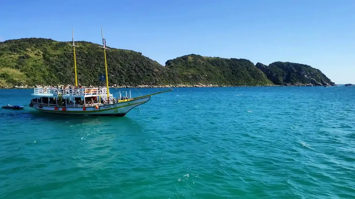 Arraial do Cabo : Visite guidée en bateau + transfert aller-retour + déjeuner