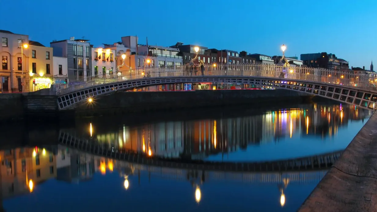 Big Bus Dublin: 1 hora de visita guiada nocturna em autocarro aberto Organizado por Big Bus IE (EUR)