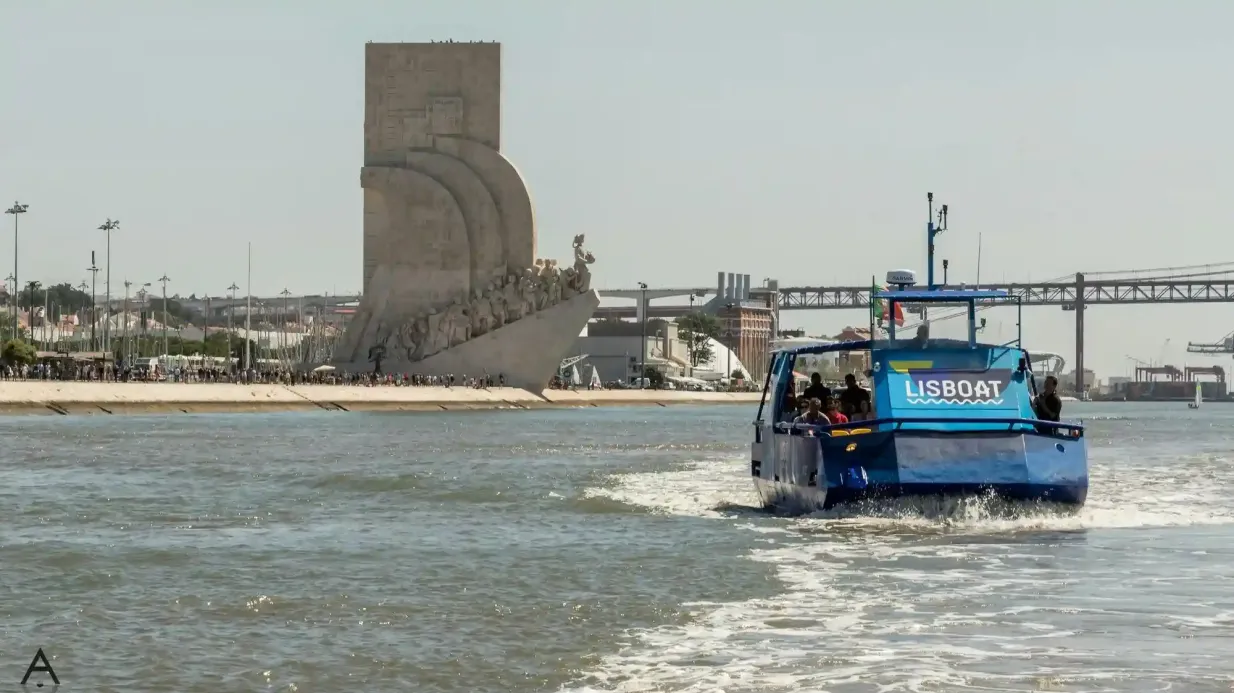 Lissabon: Expert Hop-On Hop-Off Tour + Audio Guide