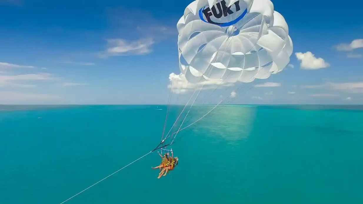 Cayo Hueso: Excursión de Aventura en Parasailing + Traslado de ida y vuelta desde Miami Operado por Gray Line Miami