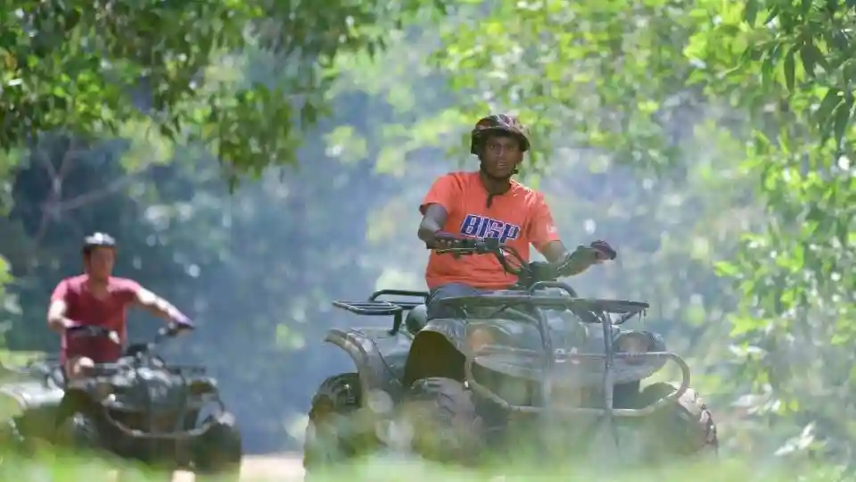 Phuket: Tour guidato della giungla di mangrovie e della spiaggia nascosta in ATV + trasporto Fornito da My Holiday Centre