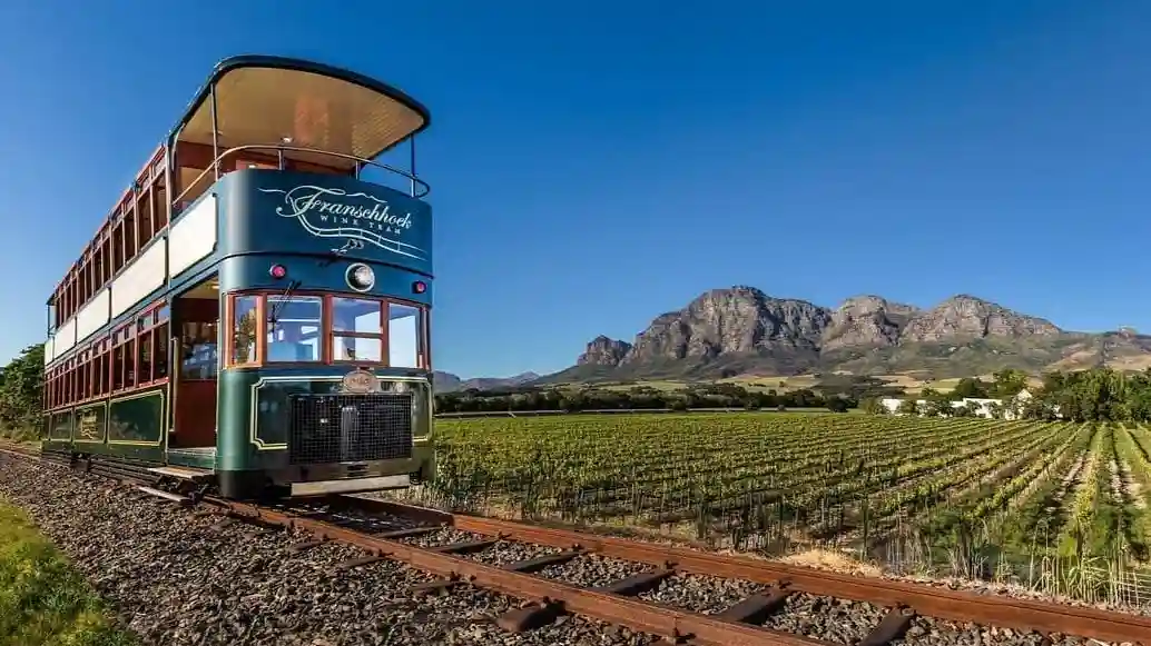 Franschhoek : Excursion en tramway viticole avec embarquement et débarquement à partir du Cap Fournie par shine the way tours