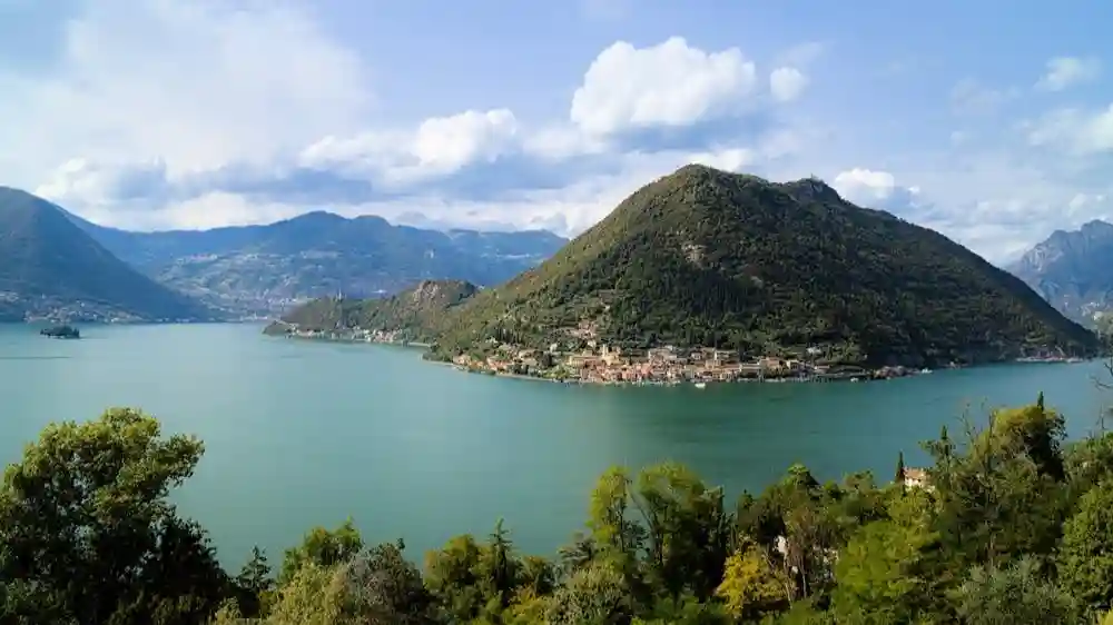 Lago Iseo e Franciacorta: visita guiada a partir de Milão + prova de vinhos