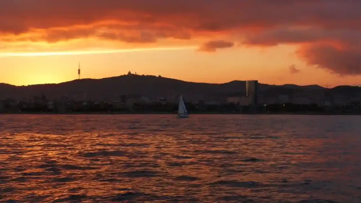 Barcelona: Sunset Sailing Experience + Snacks & Drinks Provided by Sailing Tours Barcelona SL