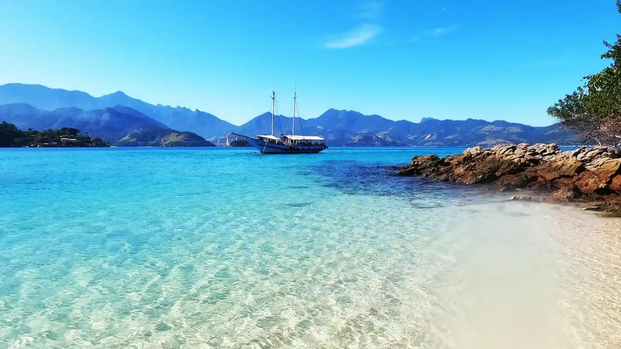 Angra dos Reis & Ilha Grande: Visita guiada desde Río de Janeiro + paseo en barco goleta Operado por BRAZIL4YOU LTDA