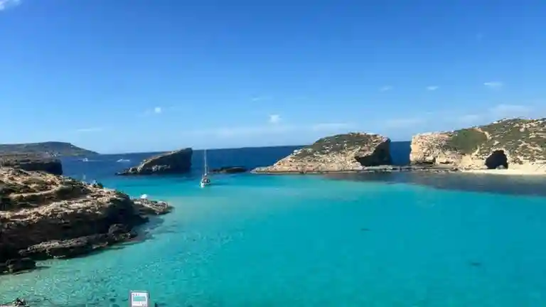 Gozo: Tour guidato in UTV al tramonto da Malta + visita di Comino + giro in barca Fornito da Gozo Pride Tours