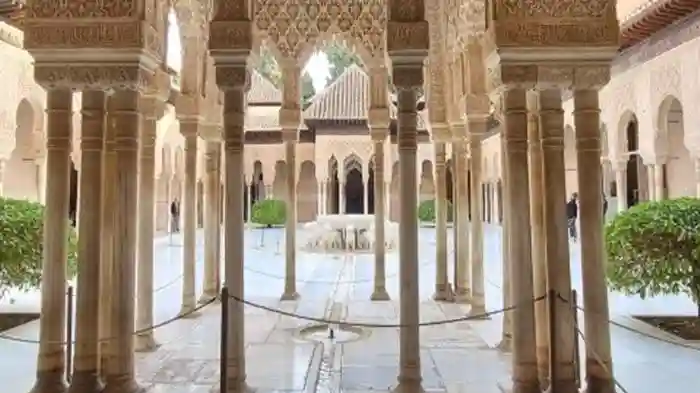 Alhambra: Private Guided Tour