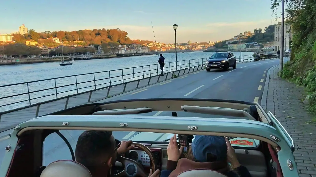 Porto e Gaia: tour guidato in jeep Fornito da Nicol Tonello