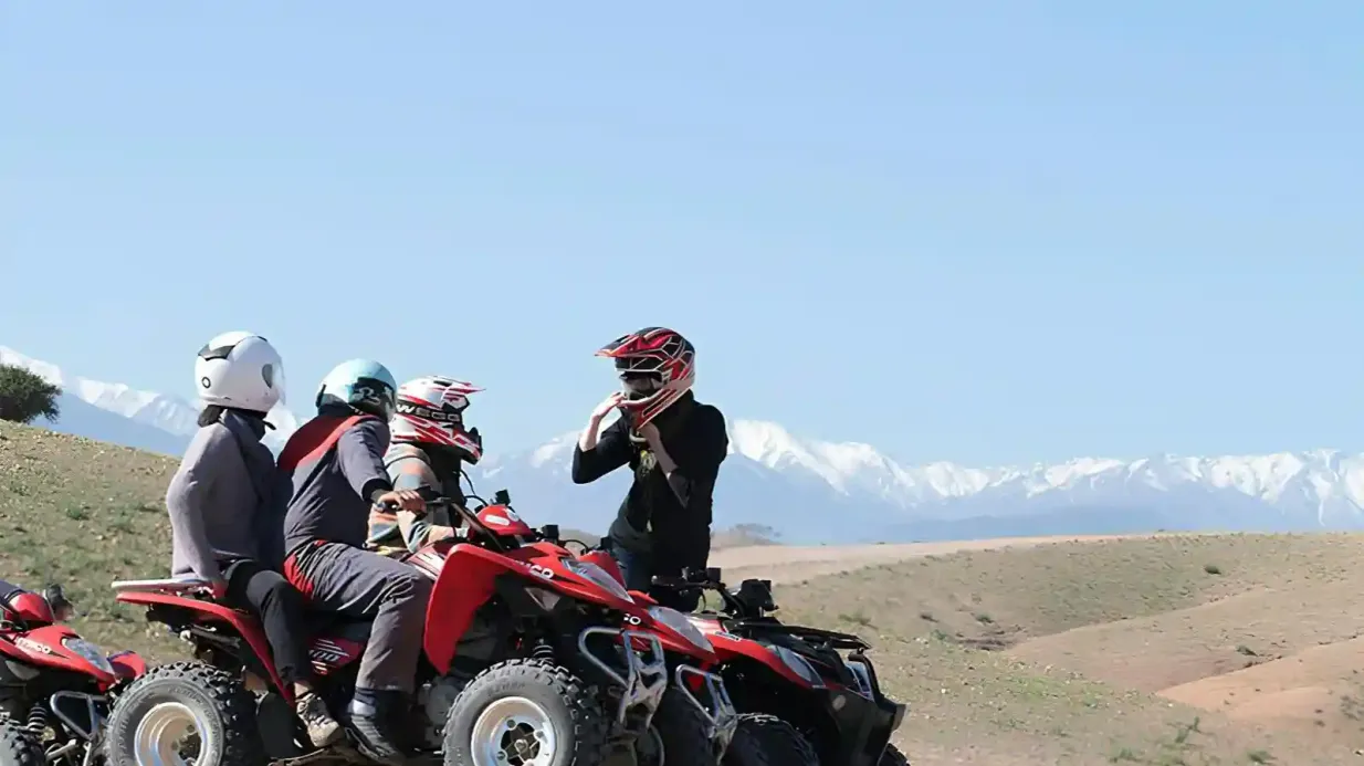 Desierto y lago de Agafay: Aventura guiada de medio día en quad + transporte Operado por Rak Adventure
