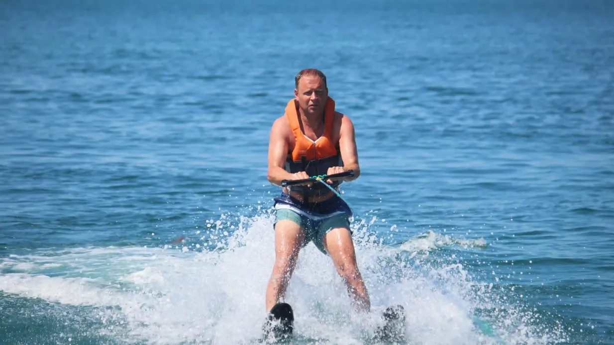 Armação de Pêra: Experiencia de Esquí Acuático Operado por Moments Watersports