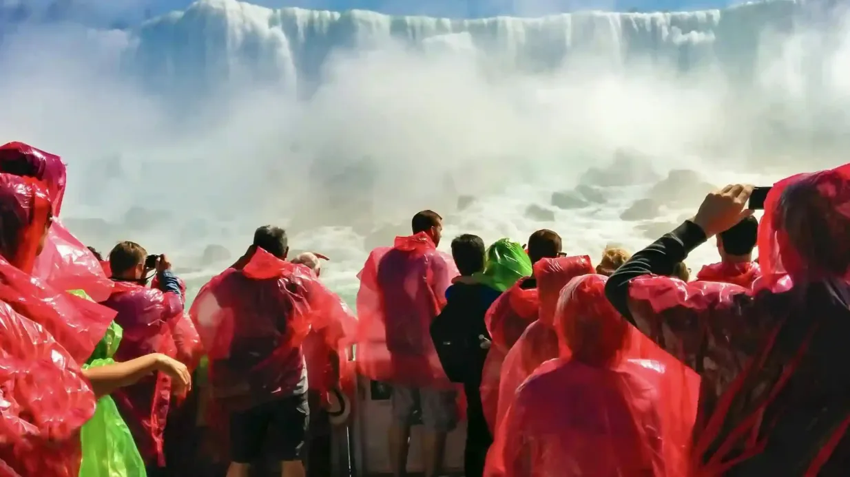 Niagara Falls: Tour from Toronto + Boat Cruise  + Journey Behind the Falls Provided by Queen Tour