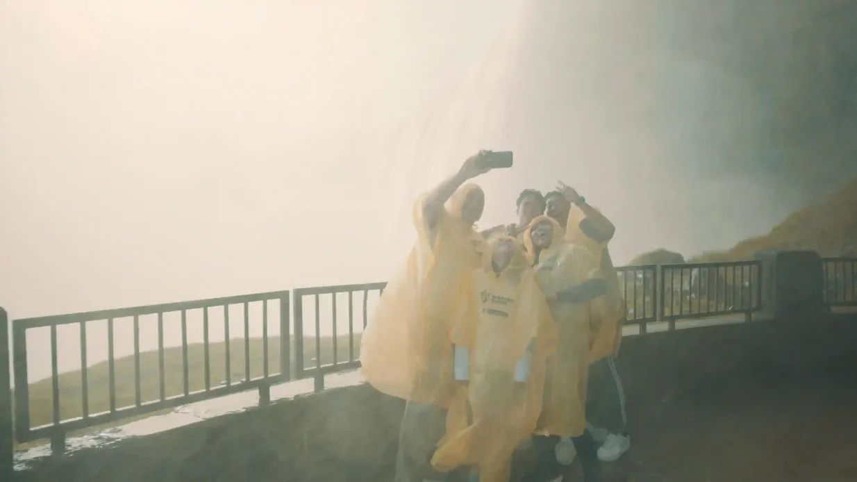 Niagarafälle: Hubschrauberflug + Bootstour + Transport Bereitgestellt von See Sight Tours