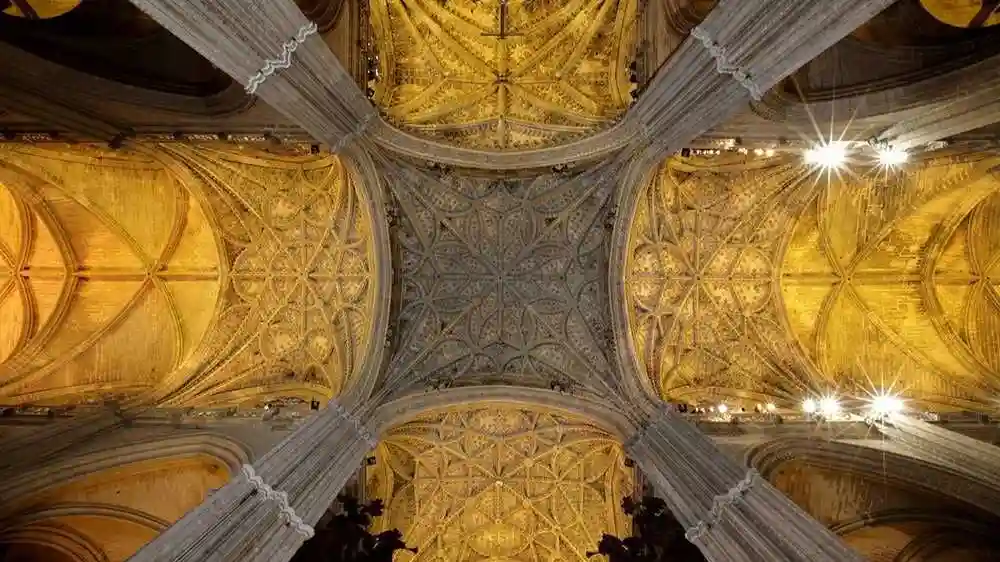 Kathedrale von Sevilla und Kirche von San Salvador: Skip the Line Ticket + Guided Tour