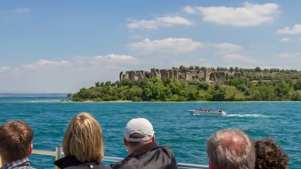 Verona, Lago de Garda y Sirmione: Visita guiada desde Venecia + Crucero en barco