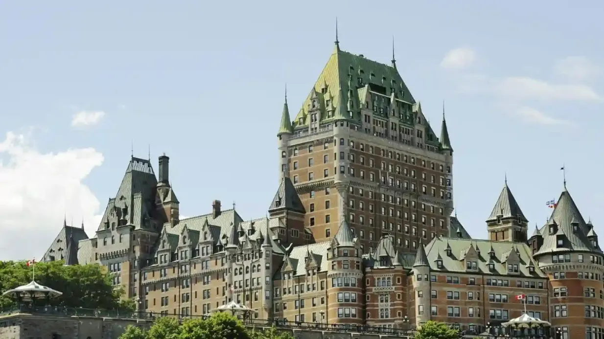 Quebec City e le cascate di Montmorency: Tour guidato di un giorno da Montreal