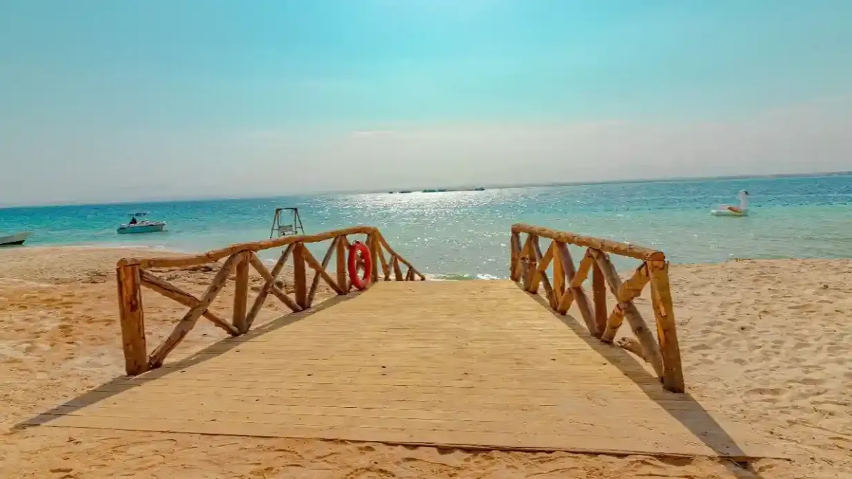 Insel Hula Hula: Geführte Bootstour ab Hurghada + Schnorcheln + Mittagessen
