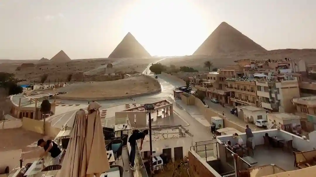 Pirâmides de Gizé e Museu Egípcio: Excursão guiada de um dia saindo de Sharm El-Sheikh + almoço Organizado por Black Camel Tours