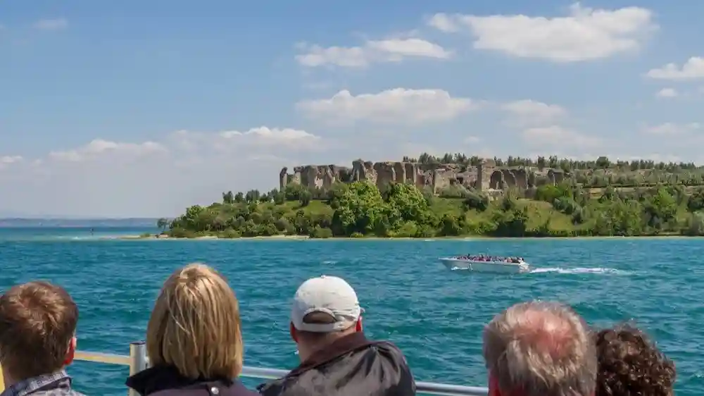 Sirmione e il Lago di Garda: Tour guidato da Verona + Barca privata + Degustazione di Spritz