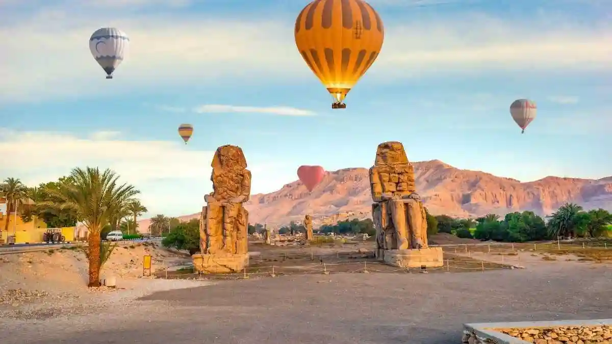 Luxor: Morning Hot Air Balloon Ride + Transfer Provided by Black Camel Tours