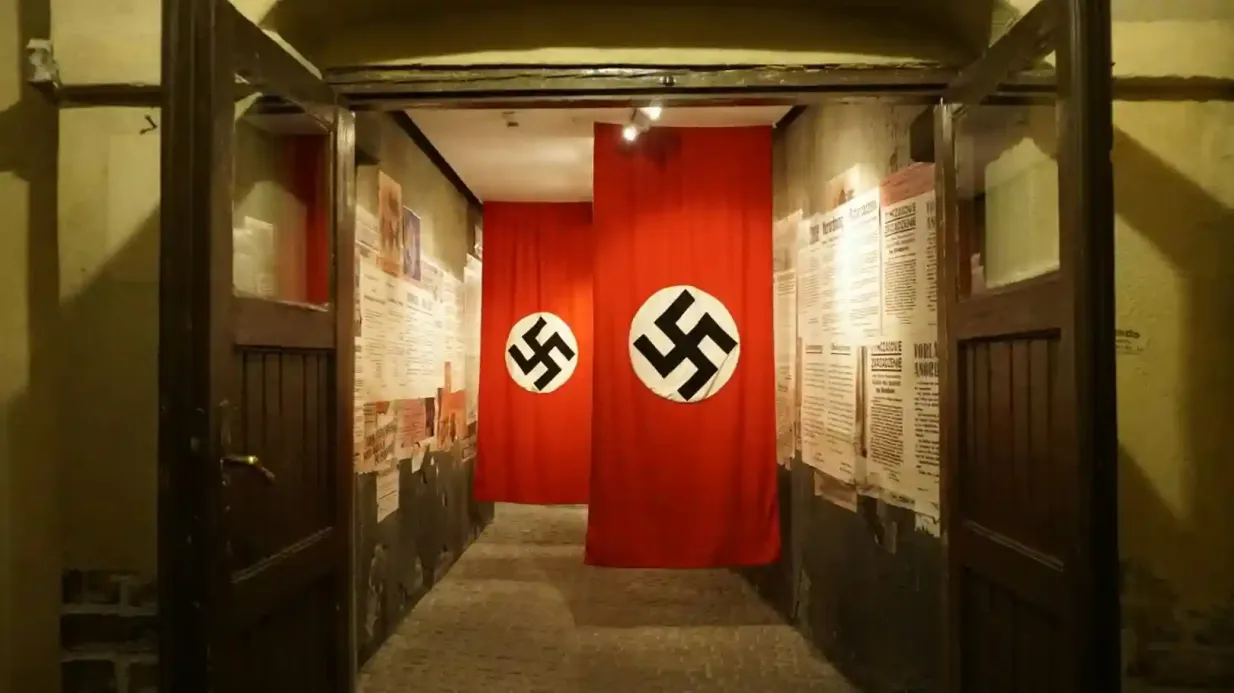 Auschwitz-Birkenau & Schindlers Fabrik: Tour ab Krakau