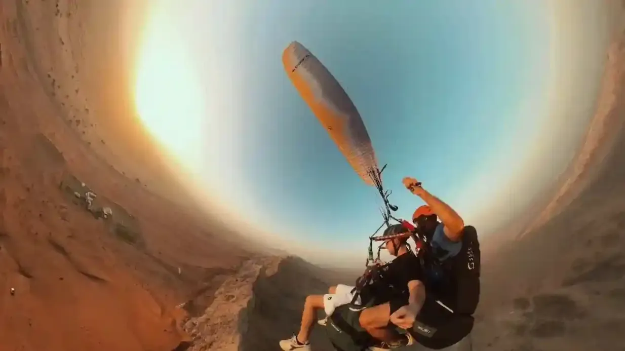 Sharjah : Expérience guidée de parapente en tandem Fournie par SHUROOQ