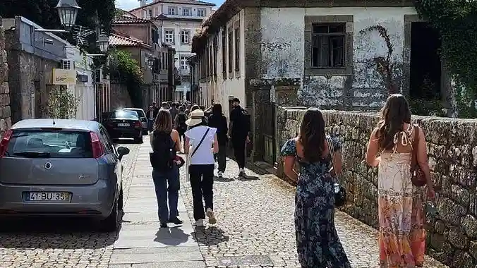 Vale do Douro: Passeio de barco + Visita às vinhas e almoço a partir do Porto Organizado por EFun Tours
