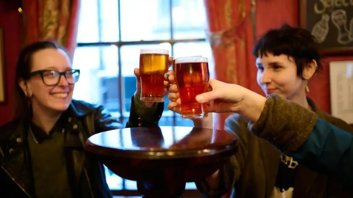 London: Guided Pub & Food Walking Tour + Tastings + Drinks Provided by Walks Agency Limited (UK)