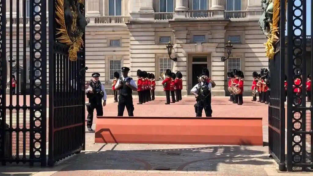 London: Westminster Highlights Walking Tour + Buckingham Palace Entry