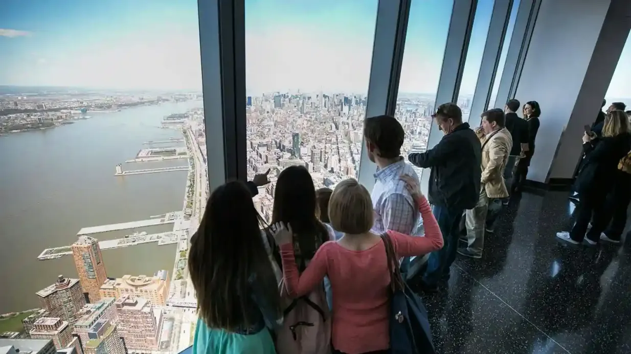 New York: 3-stündige Manhattan Guided Walking Tour + Eintritt ins One World Observatory Bereitgestellt von New York: 3-Hour Manhattan Guided Walking Tour + One World Observatory Entry