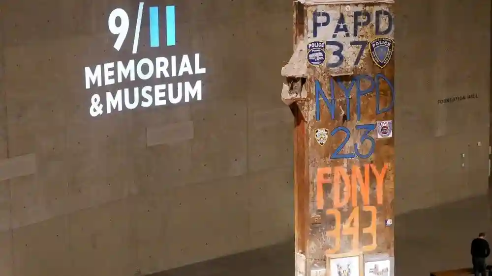 New York: 20+ Top Manhattan Sights Guided Walking Tour + 9/11 Museum Entry Provided by TOP SIGHTS TOURS LLC