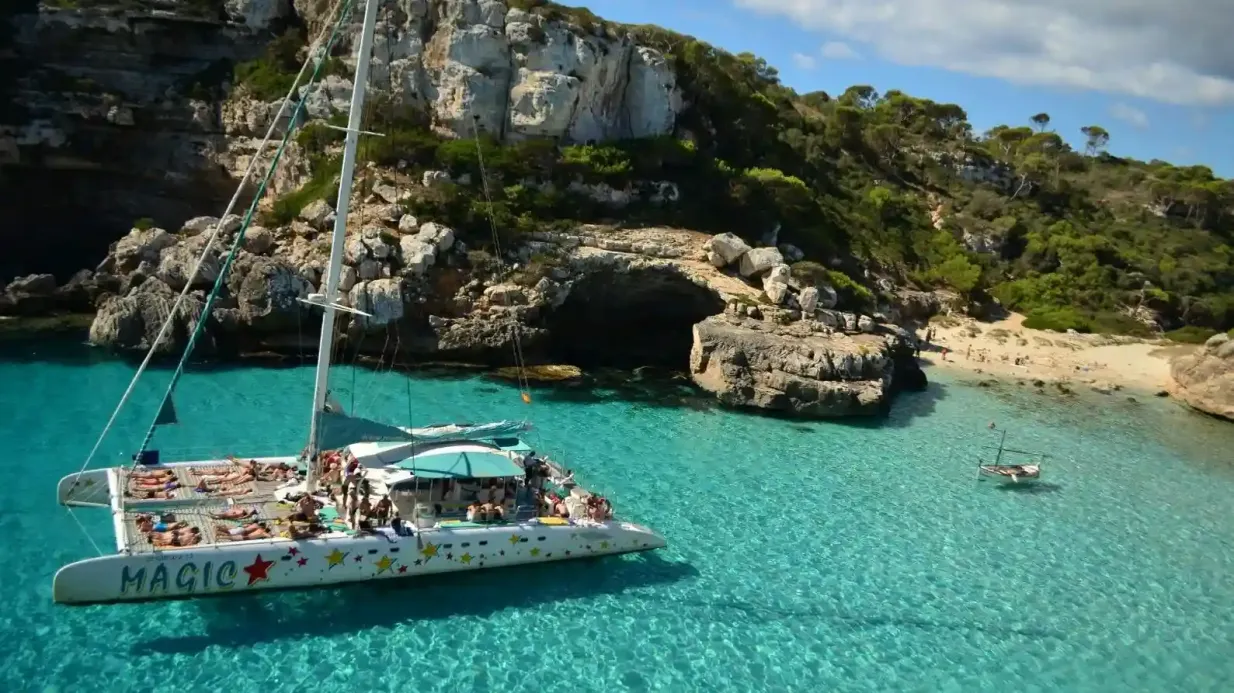 Es Trenc e Es Cargol: passeio de barco + almoço ou jantar