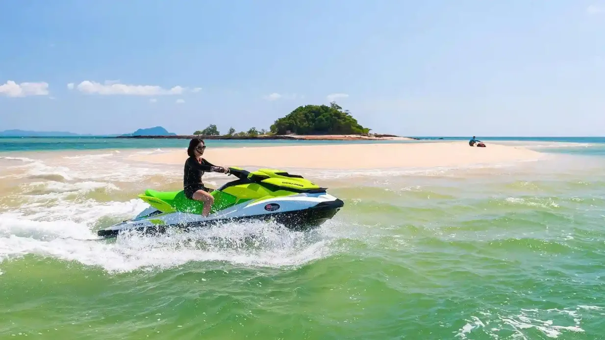 Phuket: Tour guidato su 5 o 8 isole con moto d'acqua + pranzo + trasferimento Fornito da [Oh-Hoo] SiamScapeJourneys co.,ltd.