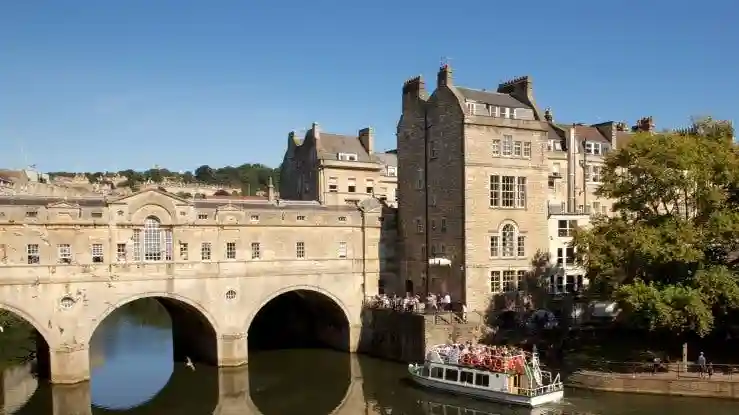 Stonehenge, Bath, Lacock et Avebury : Visite guidée d'une journée au départ de Londres