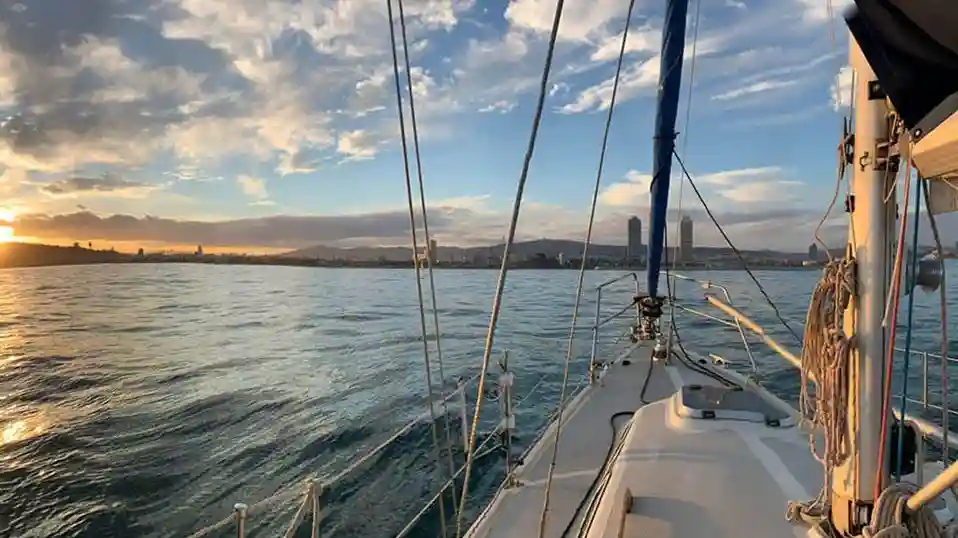 Barcelone : 2 heures de bateau + boissons Fournie par SC Petit Charter SL