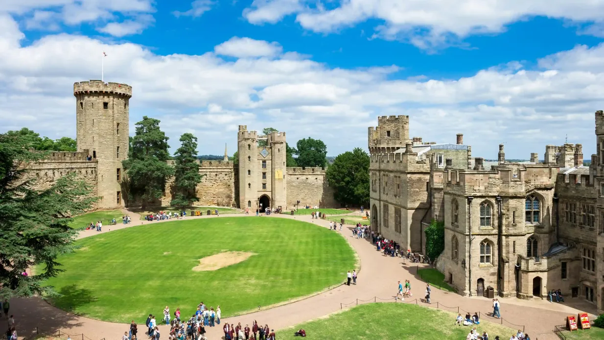 Oxford, Stratford, The Cotswolds & Warwick: Full-Day Guided Tour from London Provided by Golden Tours