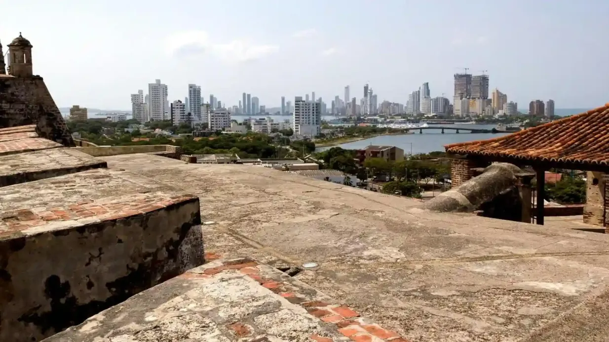 Castello di San Felipe e Getsemani: Biglietto d'ingresso + Tour guidato a piedi Fornito da COLOMBIAN TRIPS TRAVEL SAS