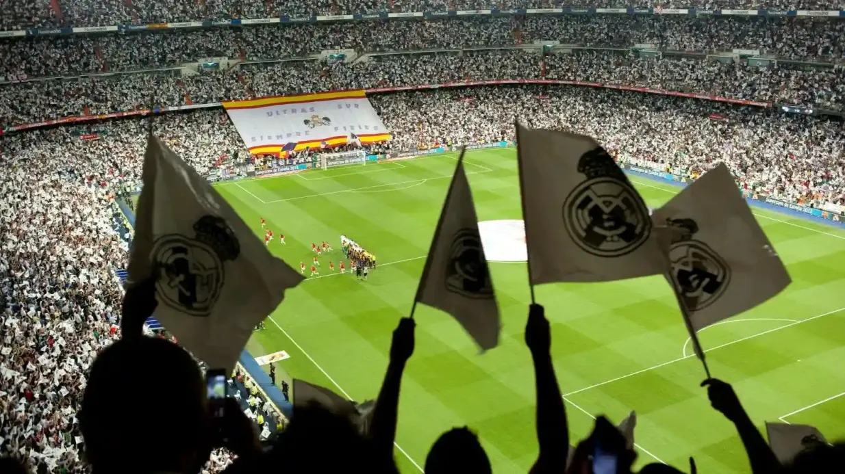 Estadio Santiago Bernabéu: Partido de fútbol del Real Madrid