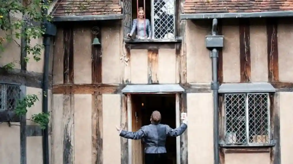 Oxford, Stratford-upon-Avon, Cotswolds & Warwick Castle: Guided Tour from London Provided by Golden Tours