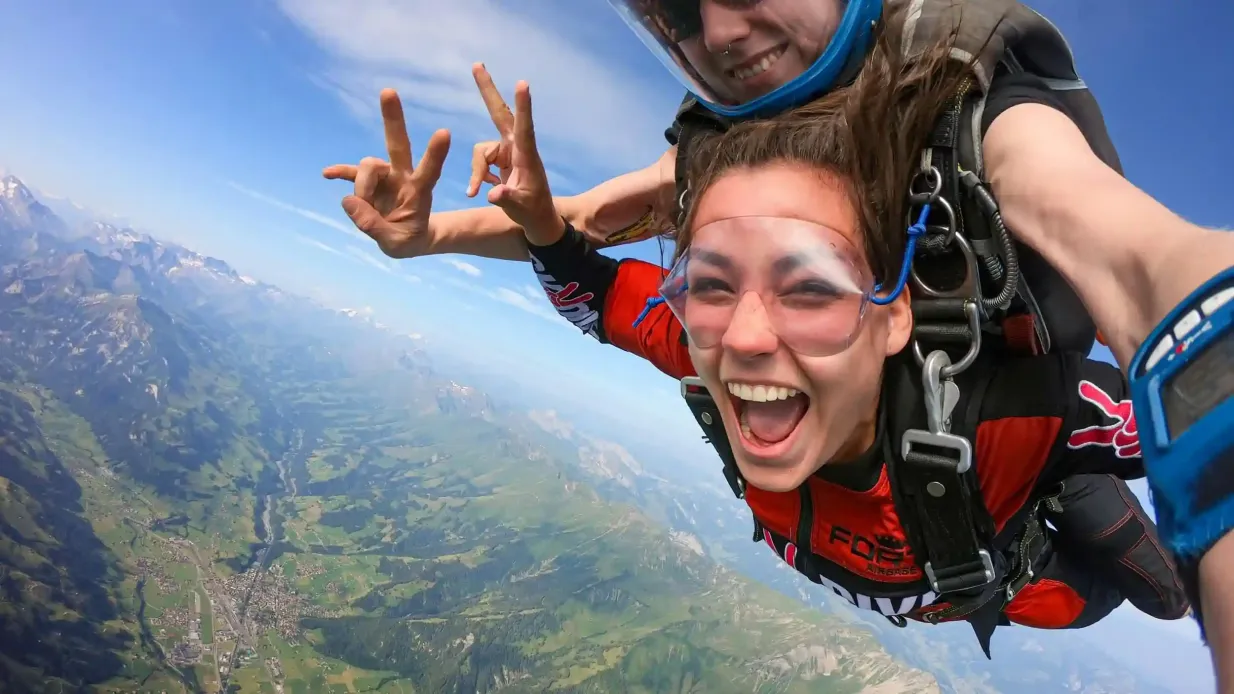 Interlaken: Esperienza di paracadutismo in aereo Fornito da Outdoor Interlaken AG