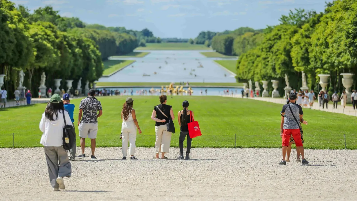 Palace of Versailles: Guided Tour + Transport Provided by ParisCityVision